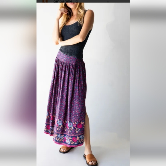 NATURAL LIFE Dresses & Skirts - Natural Life Addie Midi Skirt in a navy and pink floral border print.